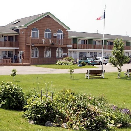 Laurie'S Inn Chéticamp エクステリア 写真