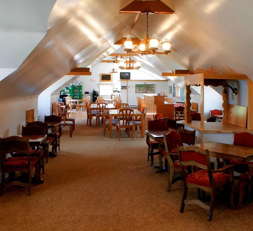 Laurie'S Inn Chéticamp エクステリア 写真