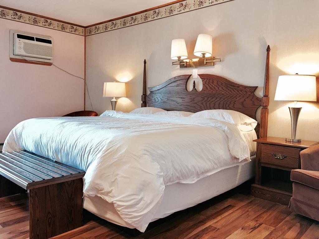 Laurie'S Inn Chéticamp エクステリア 写真