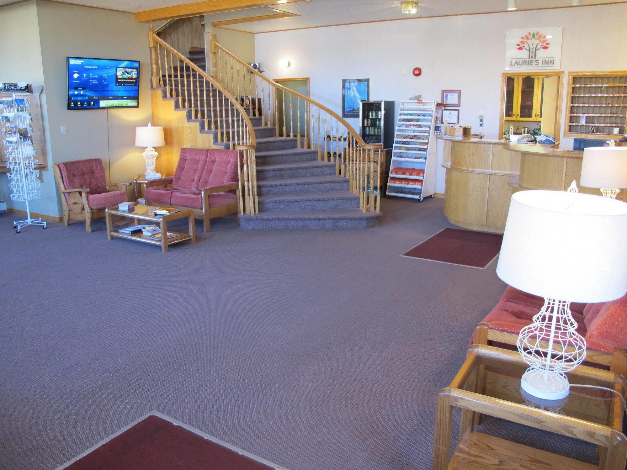 Laurie'S Inn Chéticamp エクステリア 写真